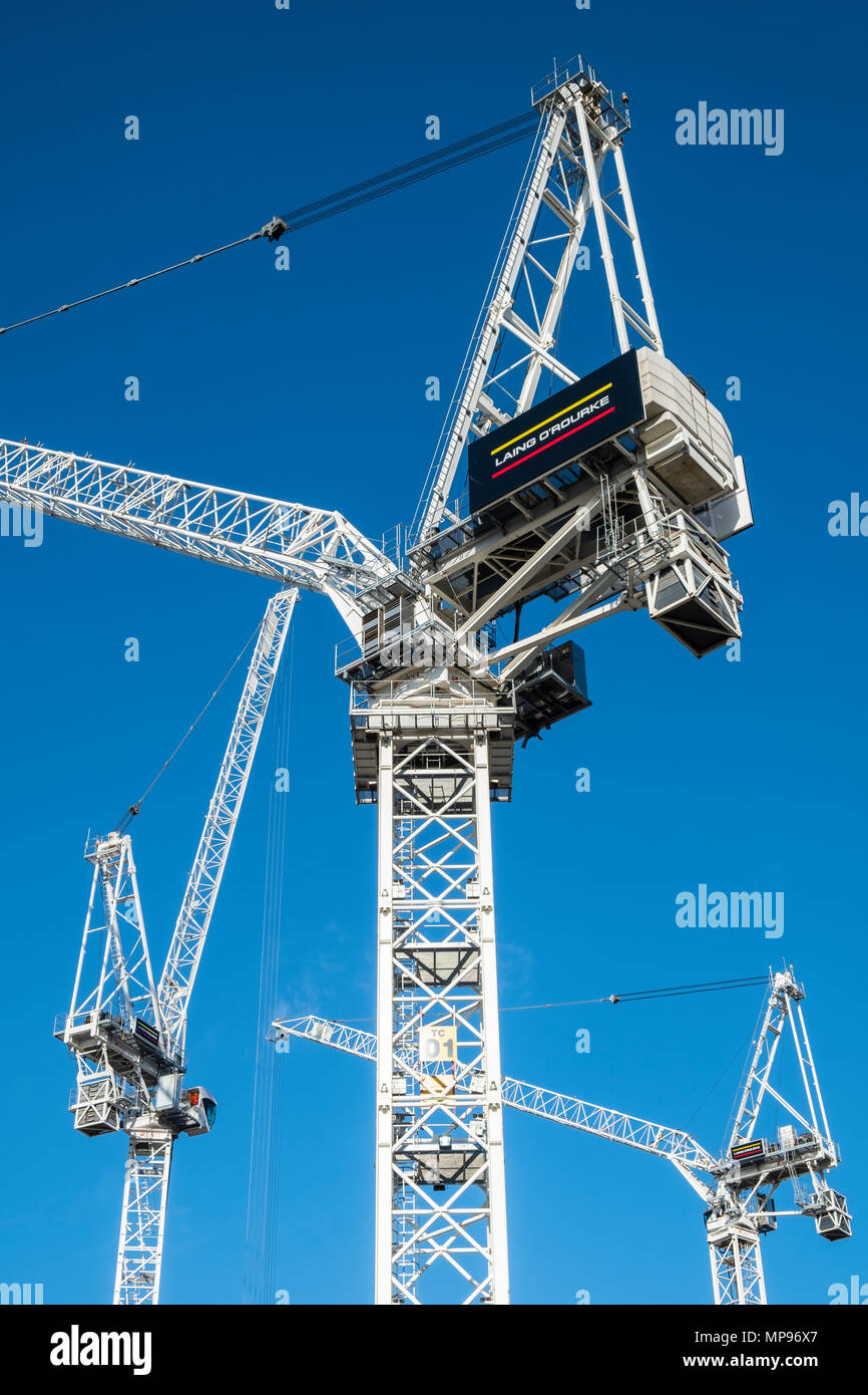 Gru a torre al cantiere della nuova St James progetto del centro nel centro di Edimburgo, Scozia, Regno Unito, Gran Bretagna Foto Stock