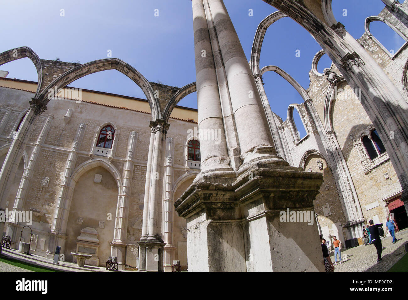 Carmes convento - Il Convento do Carmo , Bairro Alto, Lisbona, Portogallo Foto Stock