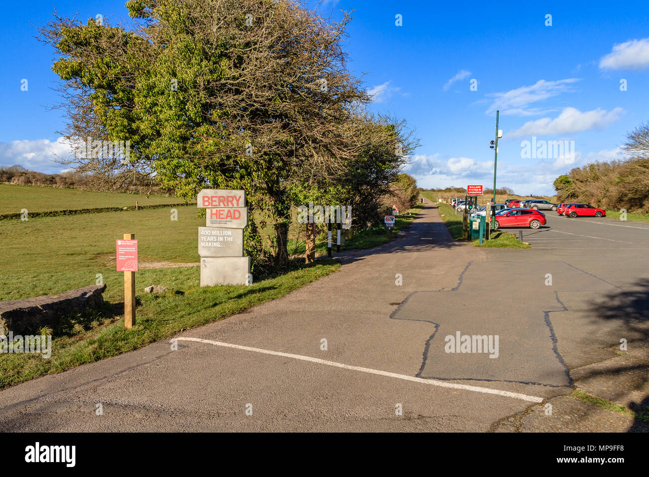 Ingresso al parco auto Per Berry Head riserva naturale vicino a Brixham, Devon. Marzo 2018. Foto Stock