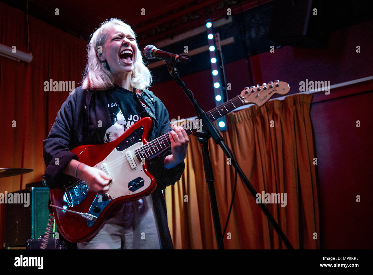 Manchester, Regno Unito. Il 20 maggio 2018. Snail mail, American indie rock del progetto solista del chitarrista e cantante-cantautore Lindsey Jordan in esecuzione al Manch Foto Stock