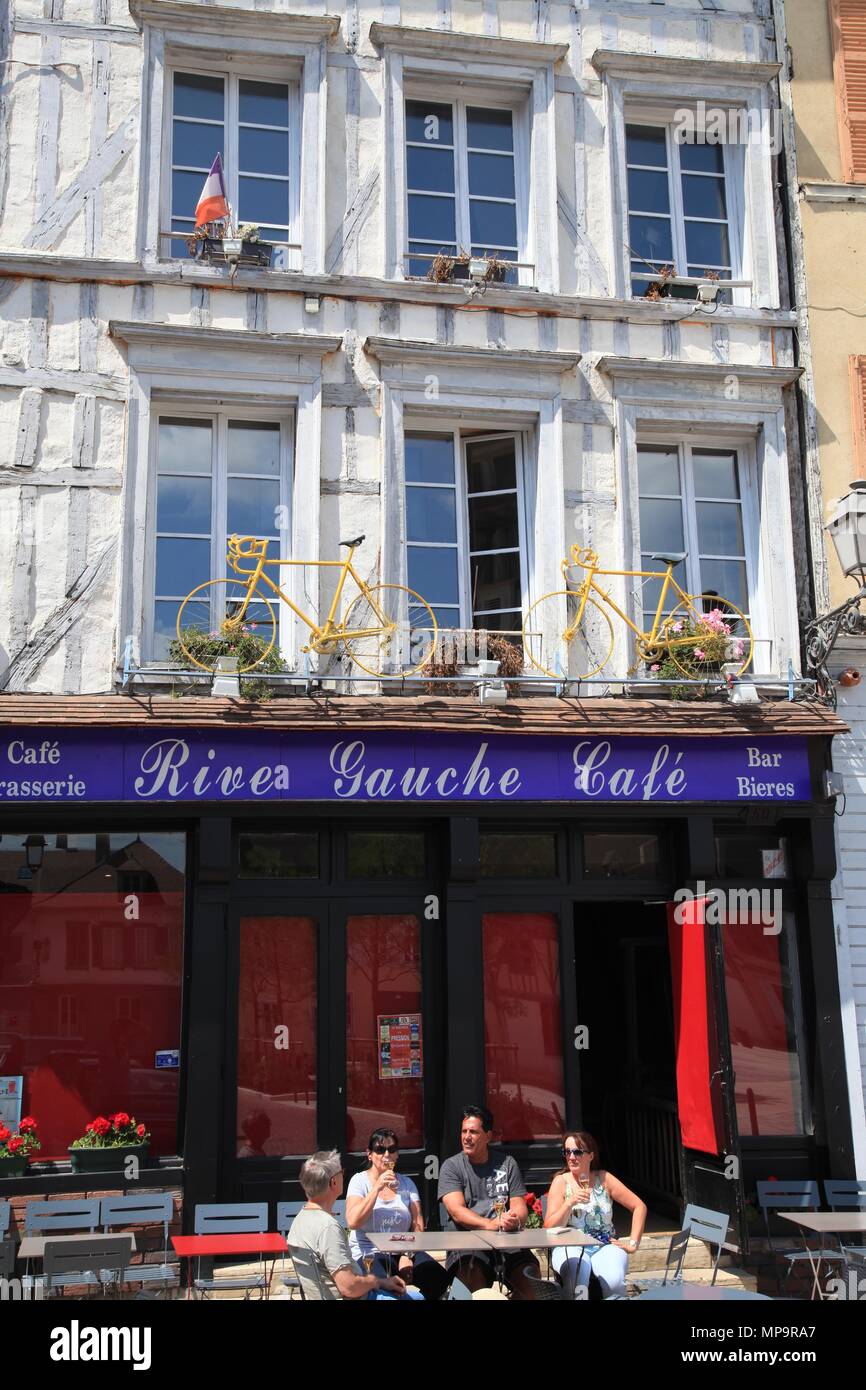 Rive Gauche Cafe, Troyes, Aube, Champagne, Francia Foto Stock