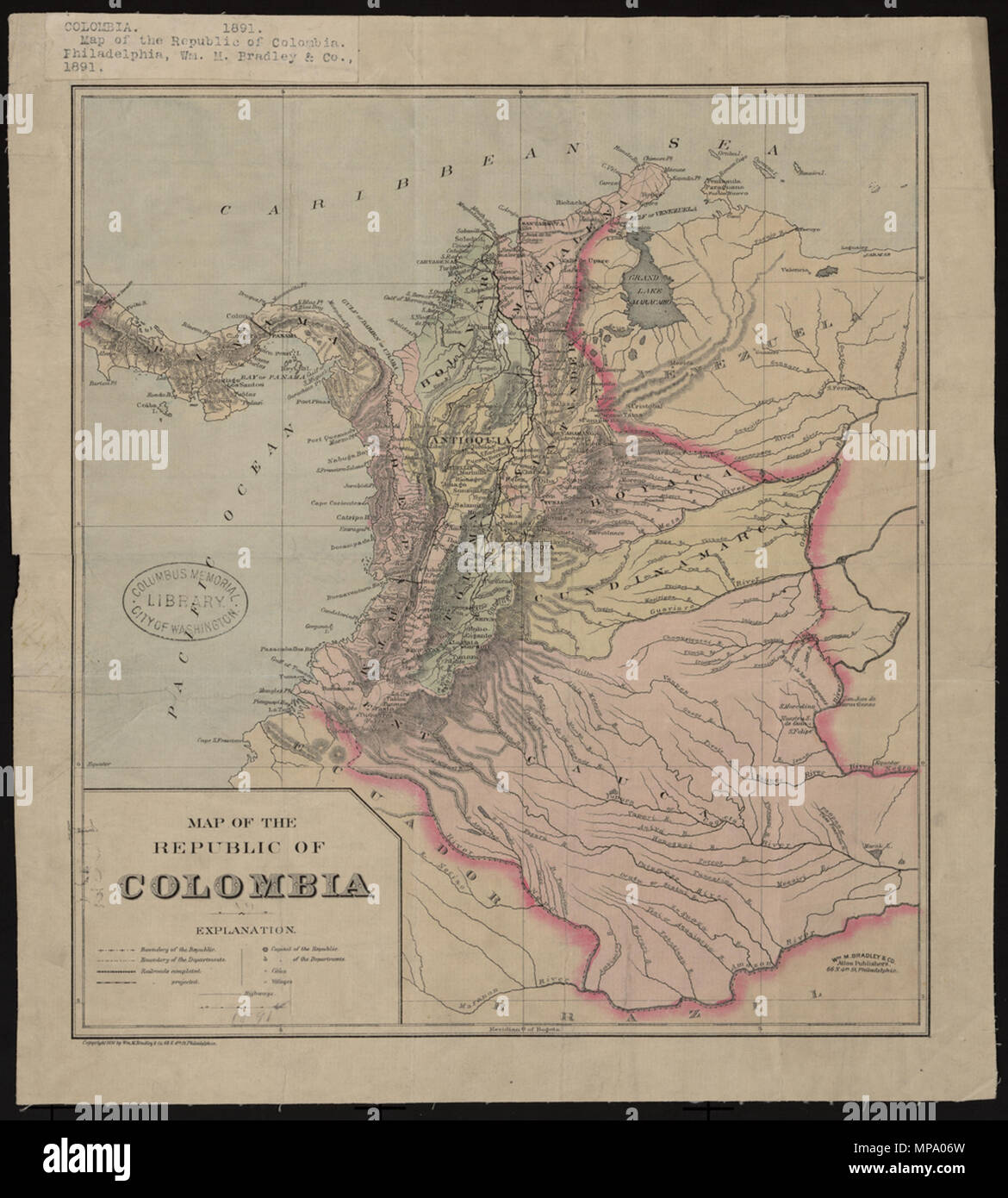 Русский: Карта Республики Колумбия Français : Carte de la République de Colombie inglese: Mappa della Repubblica di Colombia 中文: 哥伦比亚共和国地图 Português: Mapa da República da Colômbia العربية: خريطة جمهورية كولومبيا Español: Mapa de la República de Colombia . Русский: На карте этой Колумбии, выпущенной в 1891 году, показаны основные географические особенности и административное деление страны. На карту нанесены государственные границы и границы департаментов, административные центры департаментов, другие города, деревни, действовавшие и проектировавшиеся железные дороги и автомагистрали. Современная Foto Stock