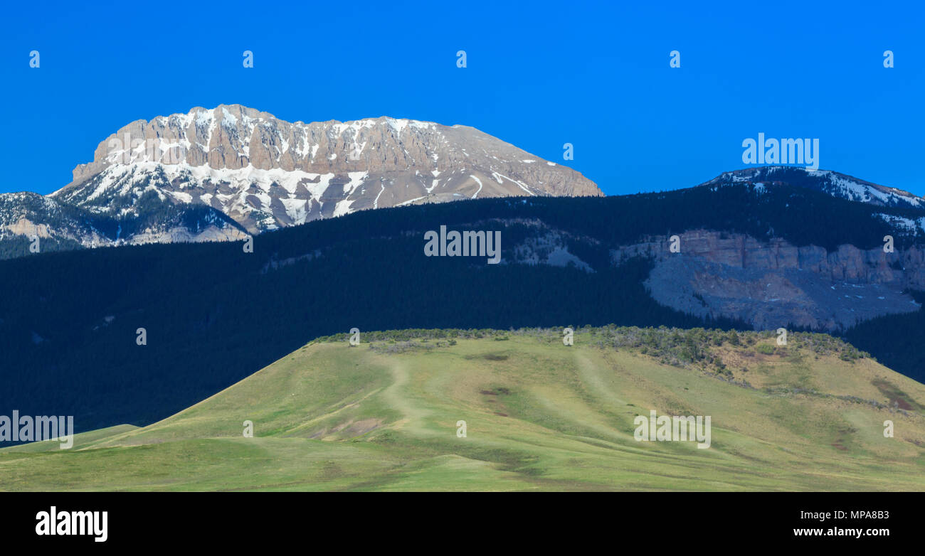 Panorama di antilope butte al di sotto del Rocky Mountain Front vicino bynum, montana Foto Stock