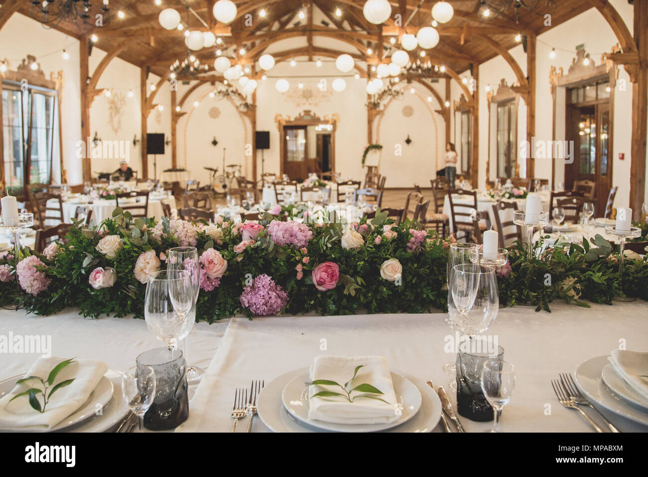 Decorazioni di lusso sala da cena in bianco e i toni di marrone Foto Stock