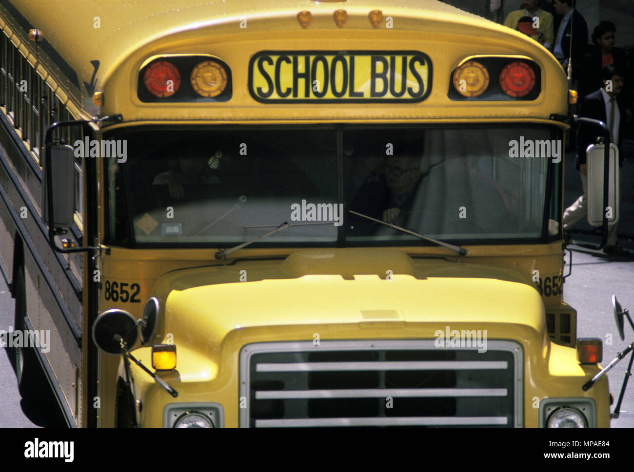 1988 giallo storico SCUOLA BUS MANHATTAN NEW YORK CITY USA Foto Stock