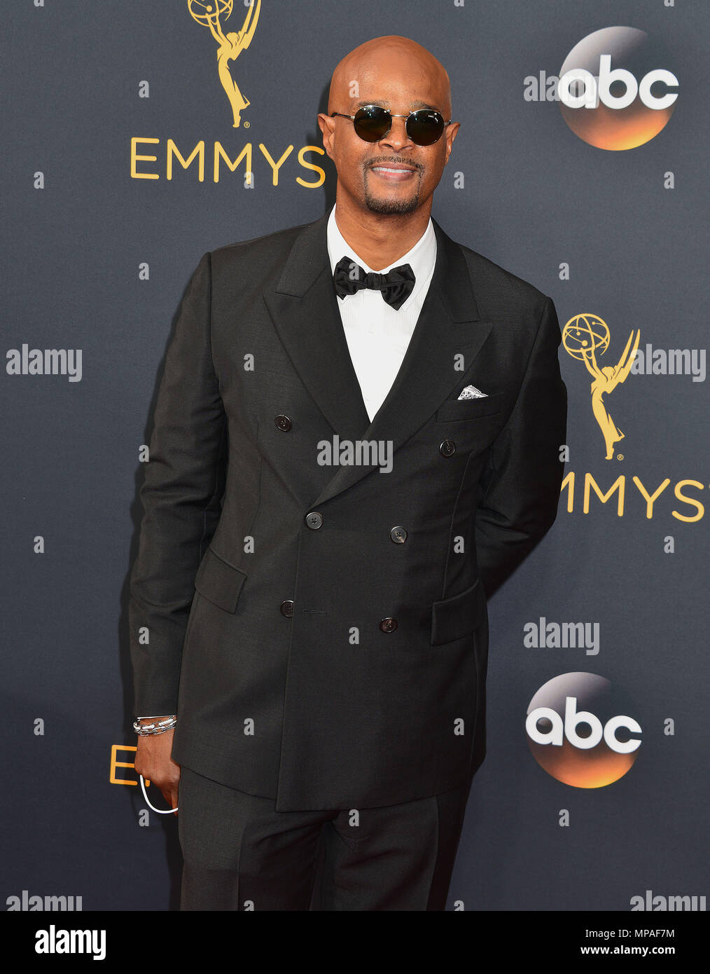 Shawn Wayans a sessantottesima Emmy Awards 2016 presso il Microsoft Theatre di Los Angeles. Settembre 18, 2016.Shawn Wayans ------------- Red Carpet Event, verticale, STATI UNITI D'AMERICA, industria cinematografica, celebrità, fotografia, Bestof, arte cultura e intrattenimento, Topix celebrità moda / Verticale, meglio di, evento nella vita di Hollywood - California, moquette rossa e dietro le quinte, USA, industria cinematografica, celebrità, movie celebrità, personaggi televisivi, musica celebrità, fotografia, Bestof, arte cultura e intrattenimento, Topix, tre quarti, verticale, una persona, dall'anno , 2016, inchiesta tsuni@Gamma-USA.com Foto Stock