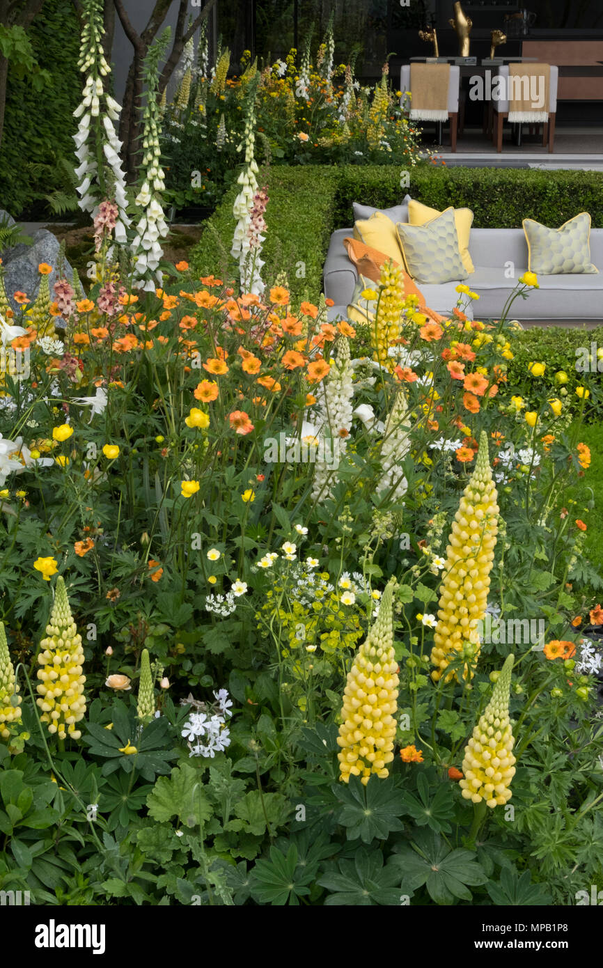 Morgan Stanley giardino per la NSPCC , RHS Chelsea 2018. Progettato da Chris Beardshaw Foto Stock