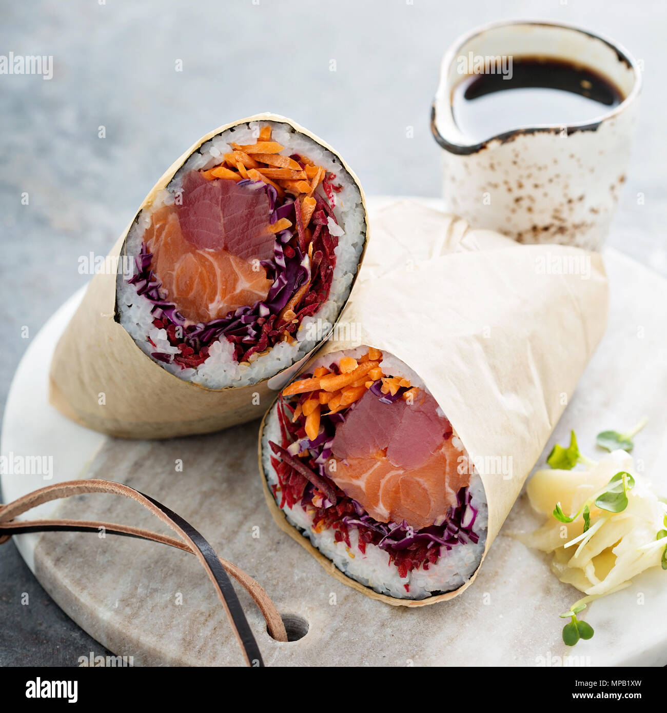 Sushi burrito con lo zenzero Foto Stock
