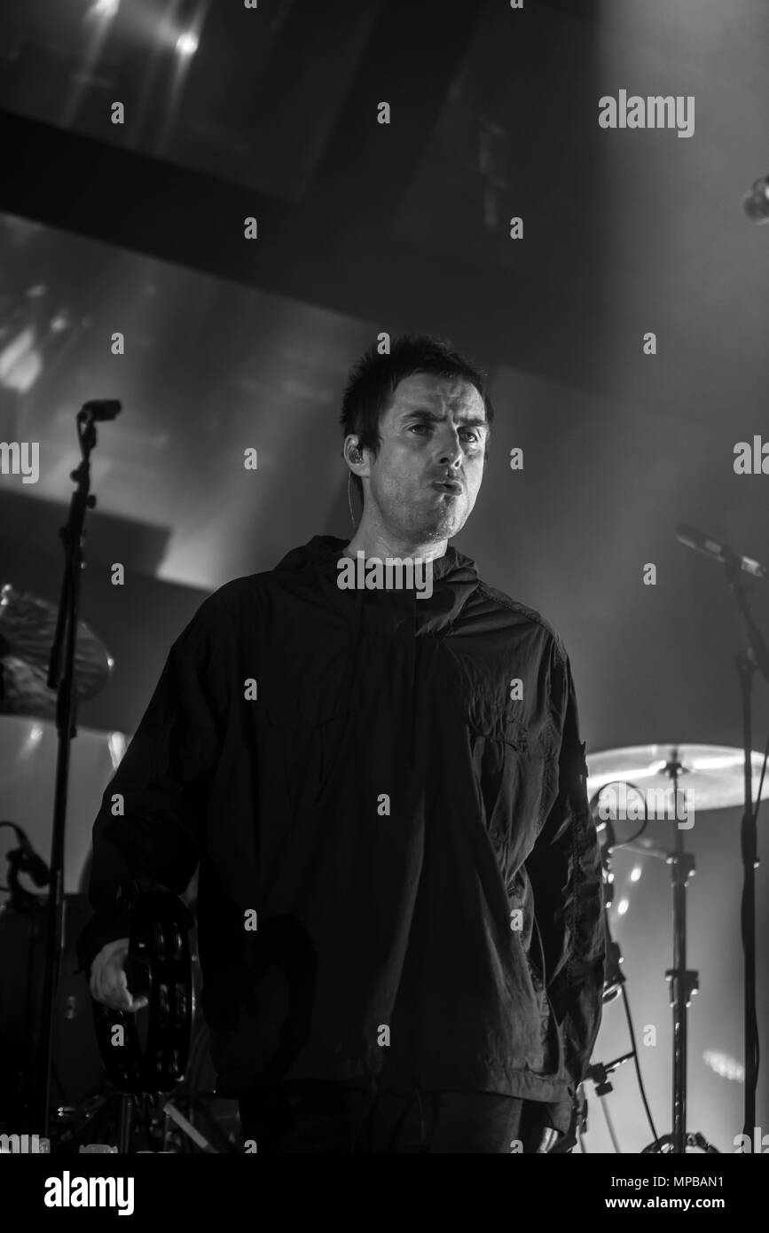 Liam Gallagher in esecuzione al concerto di beneficenza per Manchester il terrore delle vittime di attacco in corrispondenza di O2 Ritz, Manchester - Maggio 2017 Foto Stock