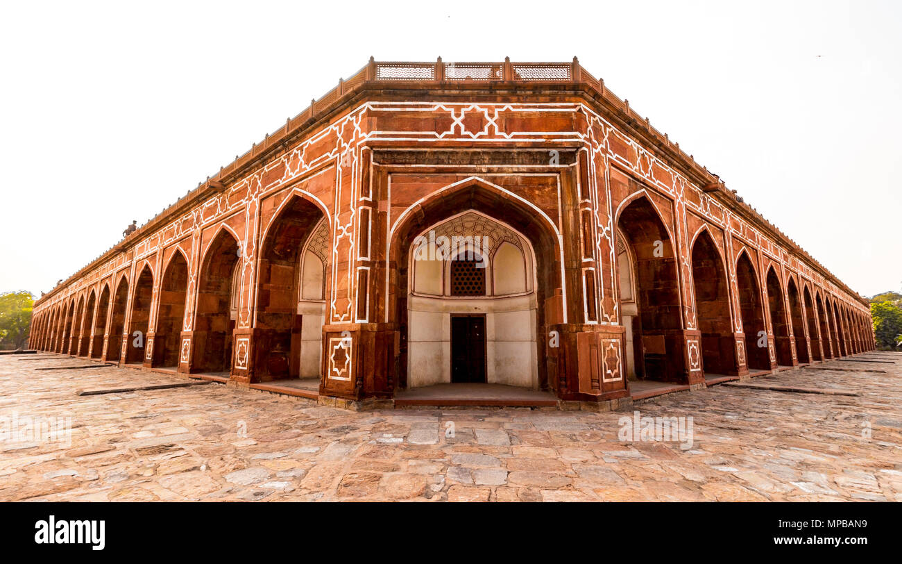 Vedute panoramiche del primo giardino-tomba sul subcontinente indiano. La tomba è un eccellente esempio di architettura persiana. Foto Stock