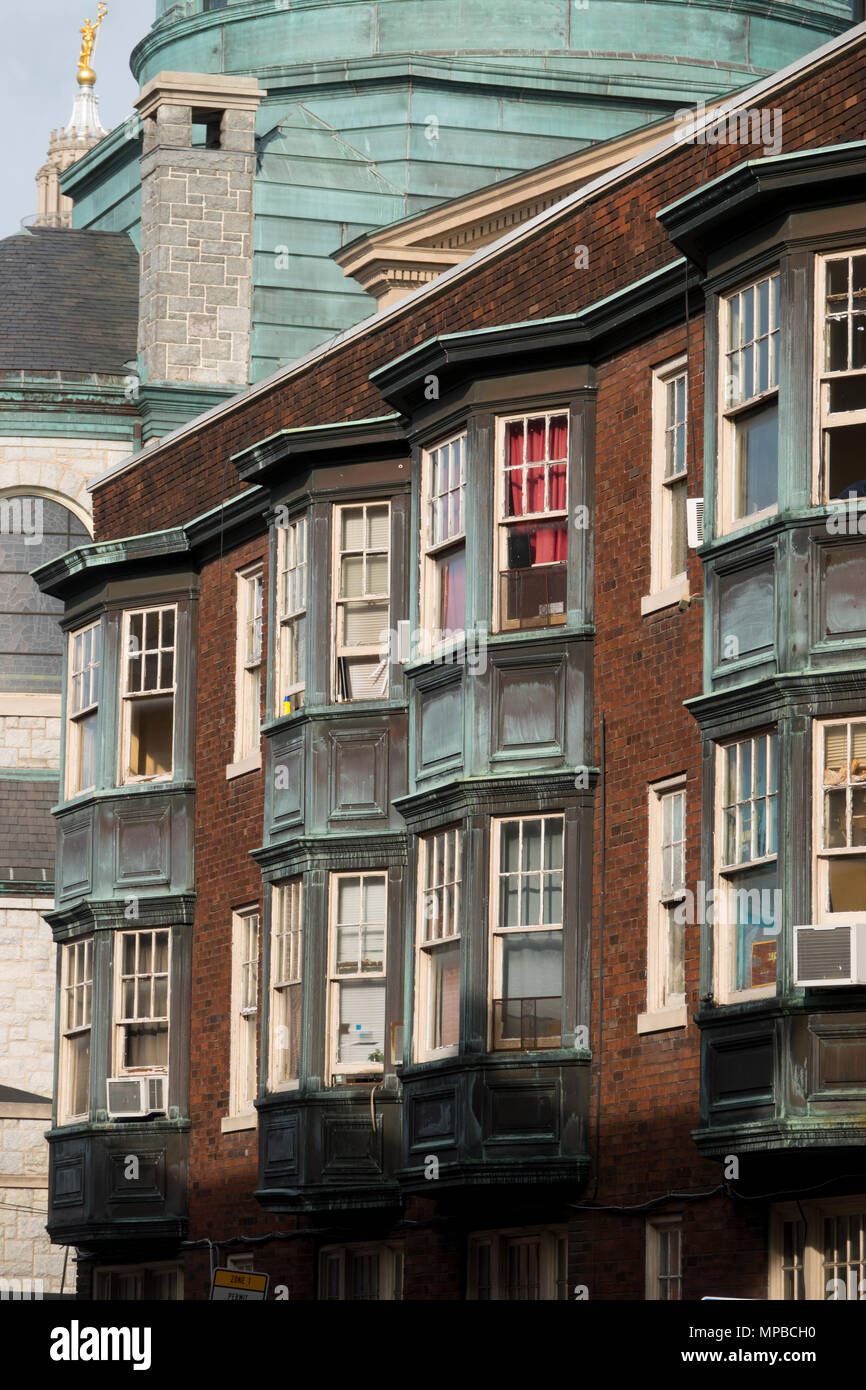 USA Pennsylvania PA Harrisburg bay windows su una vecchia casa da intorno alla fine del XX secolo Foto Stock