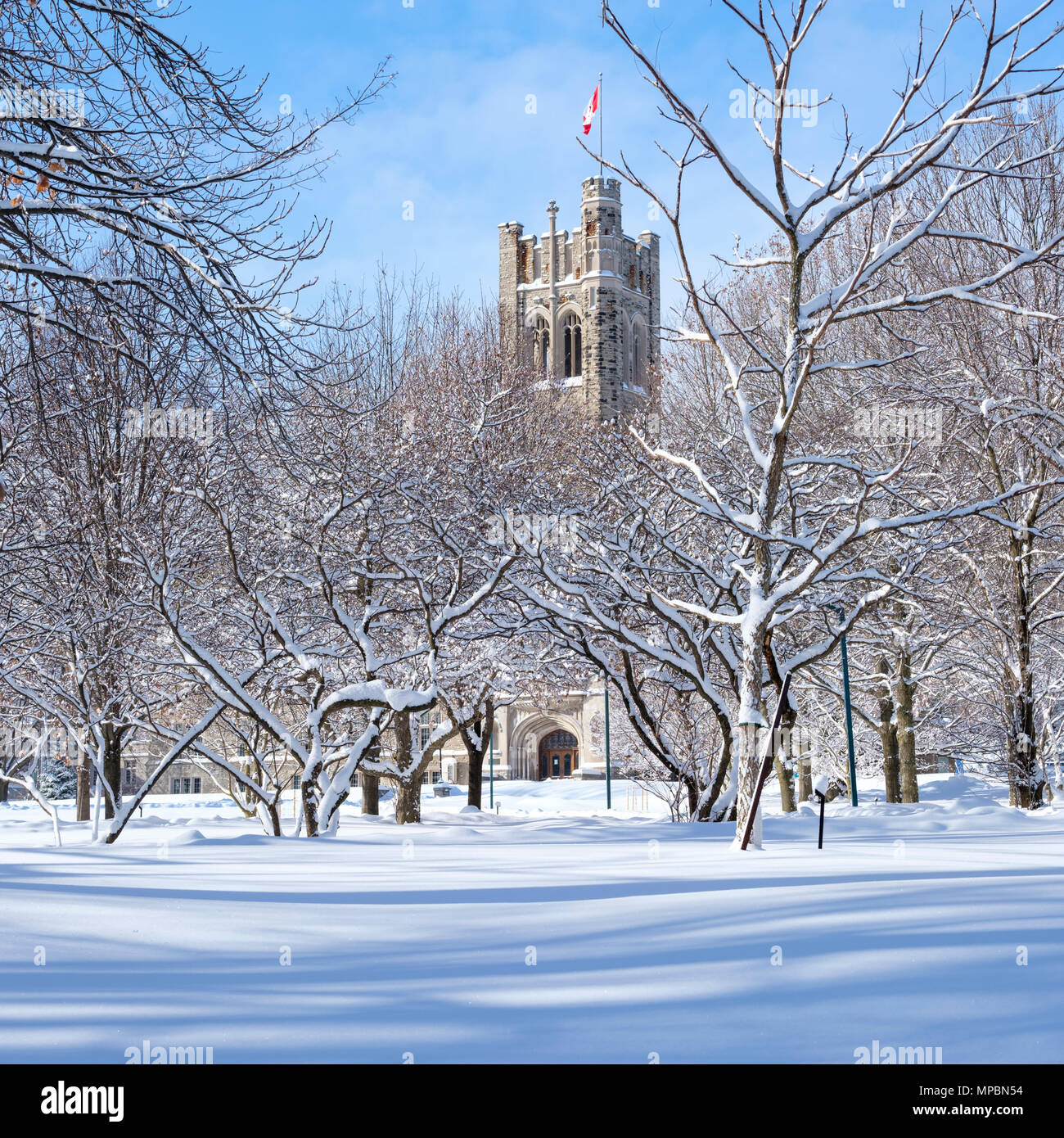 Università di Western Ontario, Panorama di University College di costruzione presso la Western University dopo un pesante nevicata invernale, London, Ontario, Canada. Foto Stock