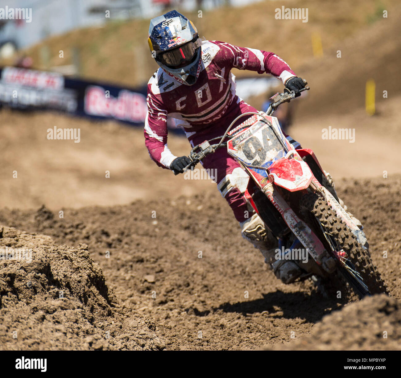 Rancho Cordova, CA. 19 Maggio, 2018. # 94 Ken Roczen era stato messo fuori gioco fin dai primi di febbraio dopo sostenere una frattura al secondo metacarpo nella sua mano destra in un crash in San Diego è stato in grado di guidare durante il Lucas Oil Pro Motocross 450cc classe moto # 1 al motocross Hangtown Classic Rancho Cordova, CA Thurman James/CSM/Alamy Live News Foto Stock