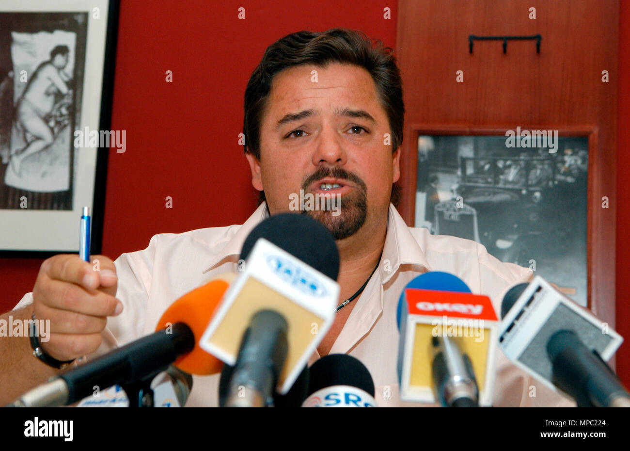 ***Agosto 16, 2004 FILE FOTO*** Gli investigatori della polizia ha chiesto ceca giornalista investigativo Pavla Holcova, che hanno collaborato con assassinato reporter slovacco Jan Kuciak in un articolo sulla mafia italiana in Slovacchia, circa slovacca frodi IVA e attività commerciali di Mariano (Kocner sospettato di aver minacciato Kuciak), il 16 maggio 2018. (CTK foto/Peter Mayer) Foto Stock