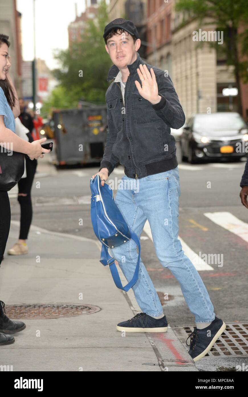 New York, NY, STATI UNITI D'AMERICA. 22 Maggio, 2018. Alex Sharp fuori e circa per celebrità Candids - MER, New York, NY Maggio 22, 2018. Credito: Kristin Callahan/Everett raccolta/Alamy Live News Foto Stock