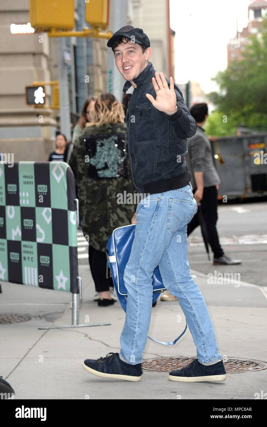 New York, NY, STATI UNITI D'AMERICA. 22 Maggio, 2018. Alex Sharp fuori e circa per celebrità Candids - MER, New York, NY Maggio 22, 2018. Credito: Kristin Callahan/Everett raccolta/Alamy Live News Foto Stock