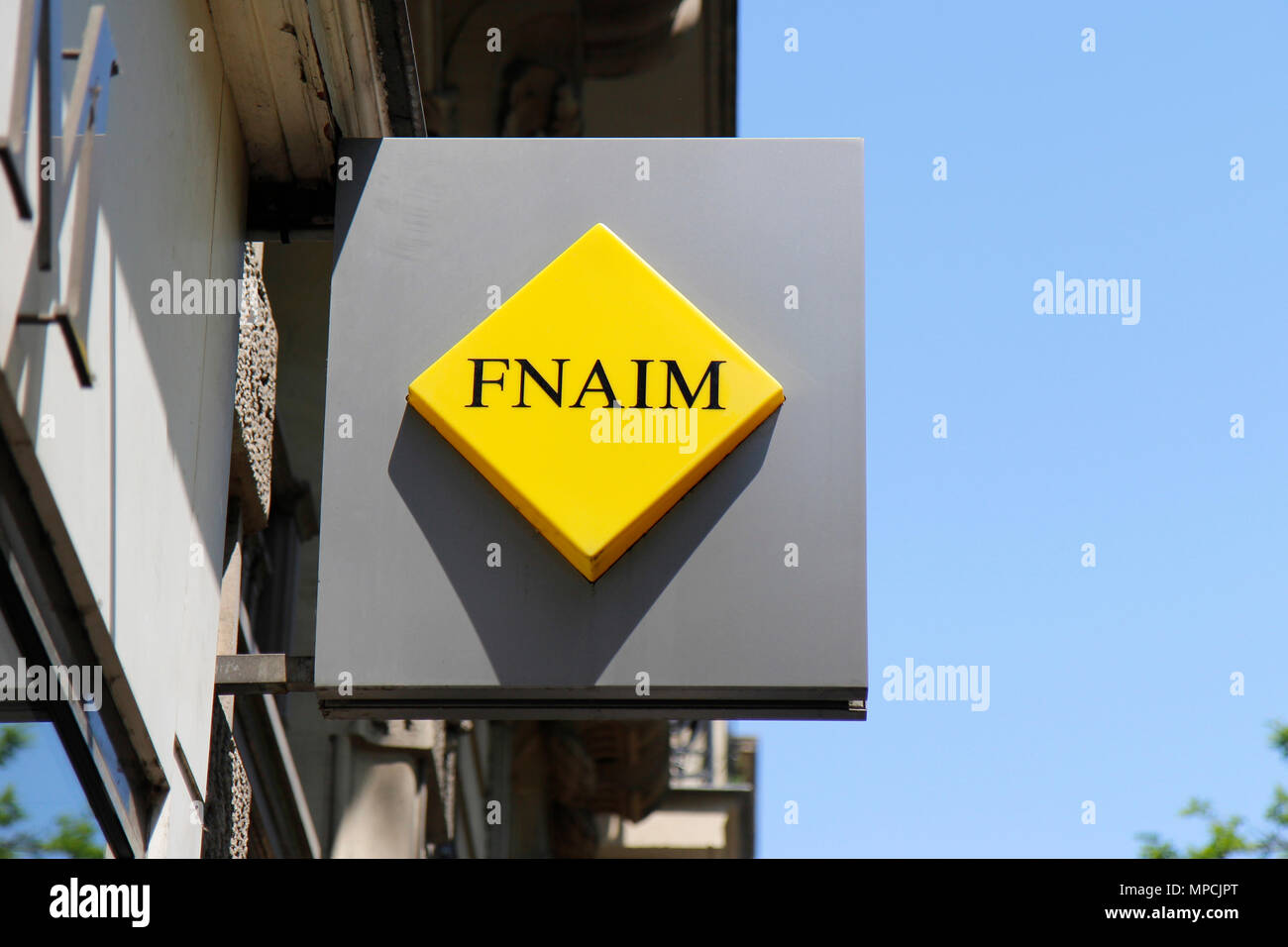 Fnaim, francese agenzia immobiliare al di fuori del segno di vendita al dettaglio Foto Stock