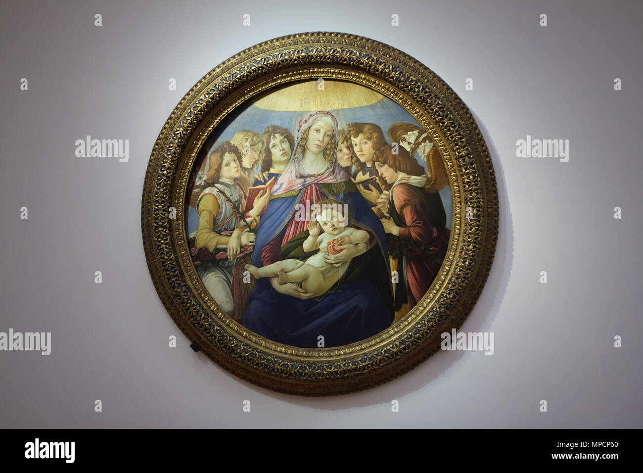 Pittura "Madonna della melagrana' dagli italiani pittore rinascimentale Sandro Botticelli datato circa dal 1487 in mostra nella Galleria degli Uffizi (Galleria degli Uffizi di Firenze, Toscana, Italia. Foto Stock