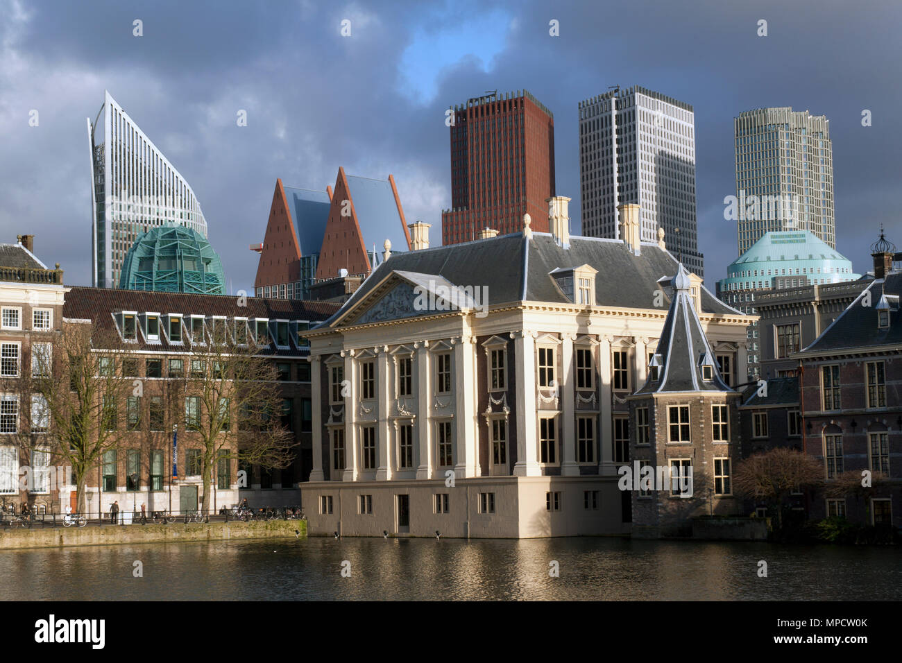 L'Aia,i Paesi Bassi-febbraio 27,2015:Parlement di Olanda, Mauritshuis e la piccola torre del primo ministro in una visualizzazione Foto Stock