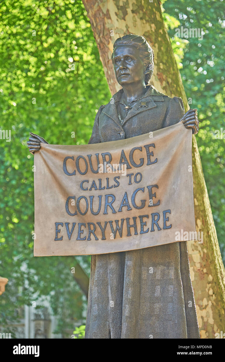 Statua di Millicent Fawcett, leader suffragist womans e voti per le donne i diruttori in piazza del Parlamento di Londra Foto Stock