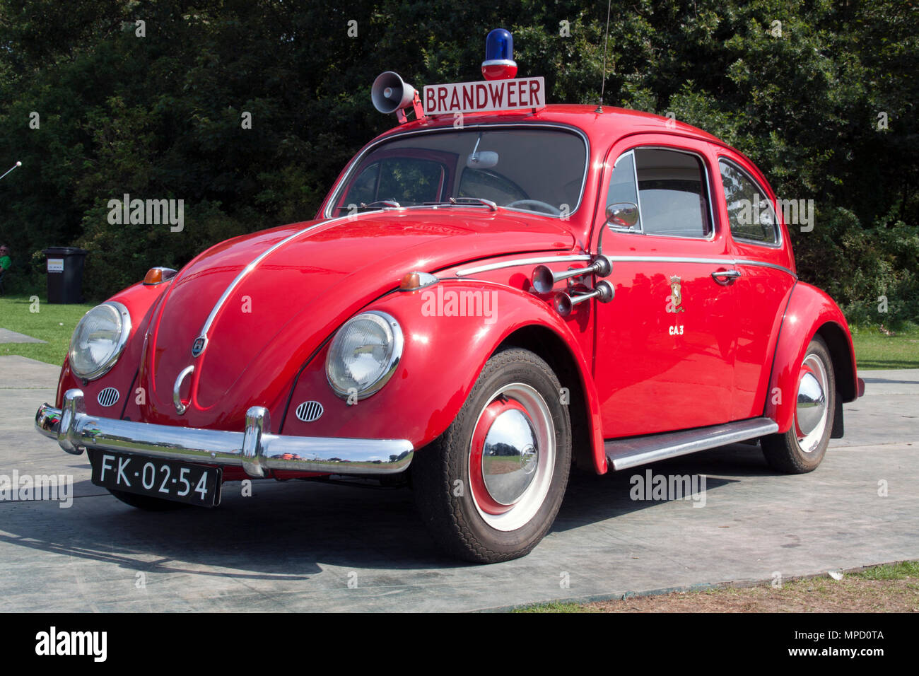 , Amsterdam Paesi Bassi-agosto 20, 2015: red fire brigade volkswagen beatle ad un auto show di Amsterdam Foto Stock
