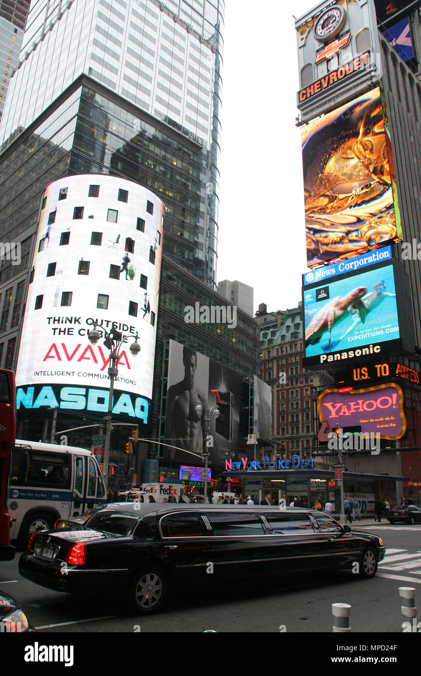 New York,USA-ottobre 26,2007:Times Square è il centro culturale della città di New York. Foto Stock