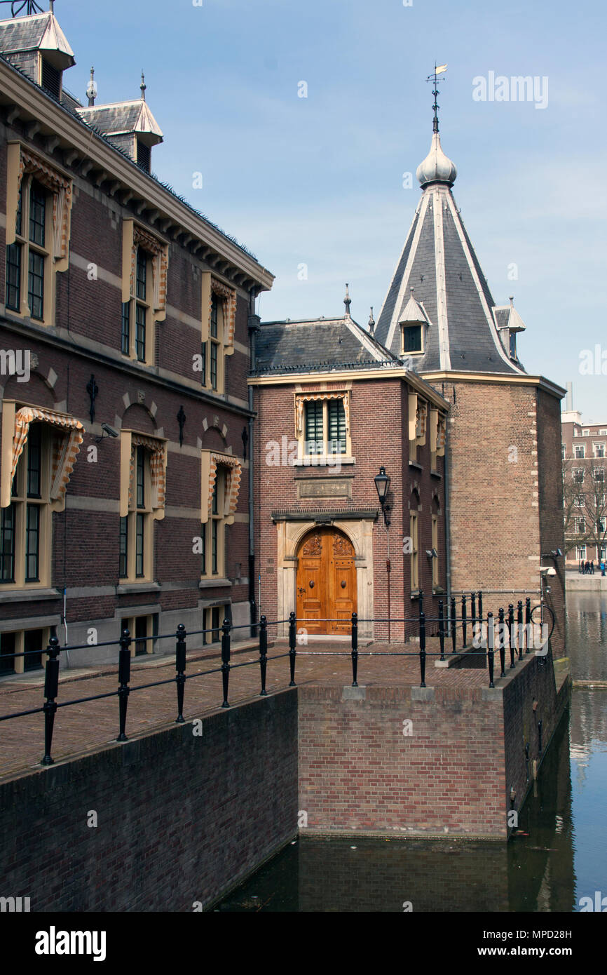 L'Aia , Paesi Bassi-aprile 7 , 2015: torre del primo ministro di Olanda al binnenhof Foto Stock