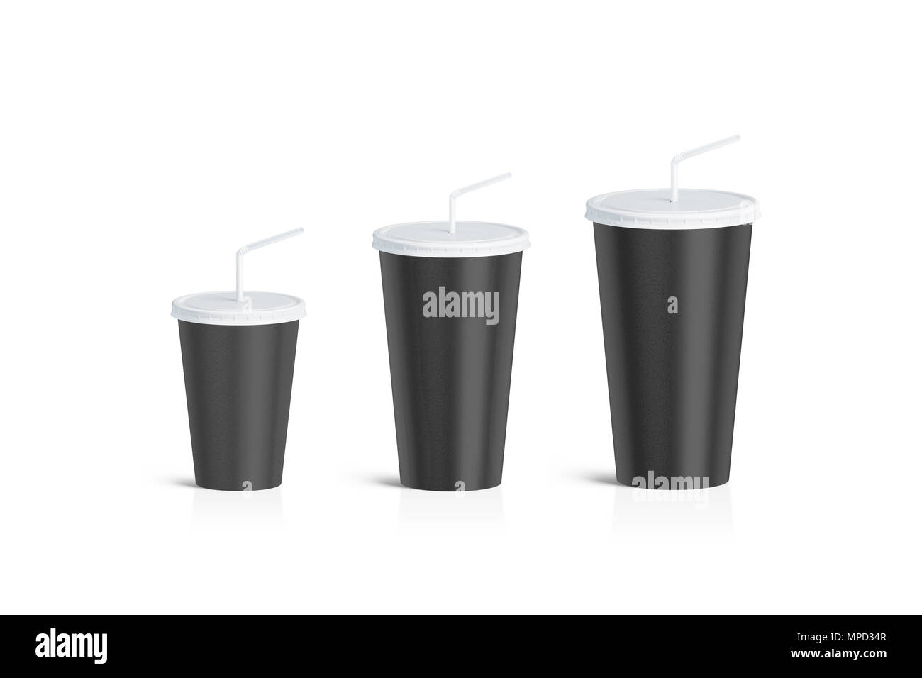 Nero Bianco tazza monouso paglia mock up set isolato, rendering 3d. Carta vuoto bere soda mug mockup con coperchio bianco e il tubo di dimensioni diverse. Cle Foto Stock