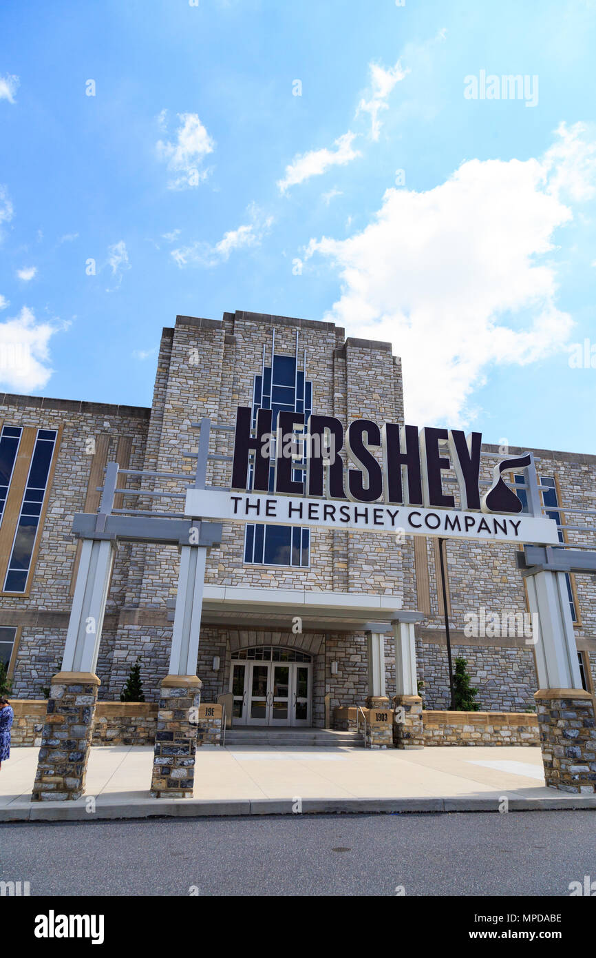 Hershey, PA, Stati Uniti d'America - 21 Maggio 2018: l'ingresso della Hershey Company la fabbrica di cioccolato nel centro di Hershey. Foto Stock