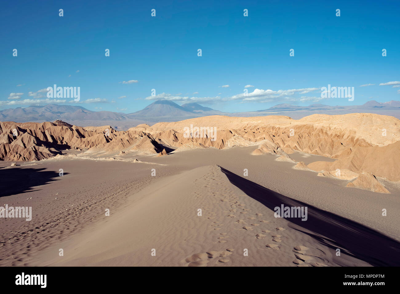 Valle della morte fa parte del deserto di Atacama, il più arido deserto del mondo. È possibile camminare, correre o sandboard il vostro cammino verso il basso off questa duna di sabbia. Foto Stock