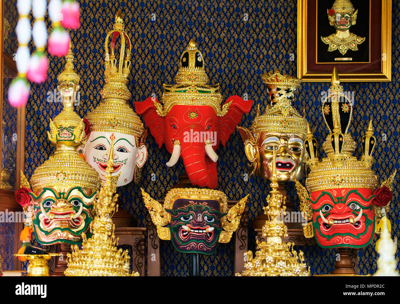 Hua Khon, caratteri maschera del Ramayana. " Thailandia Turismo il festival annuale di arte popolare, Lumpini Park, Bangkok, Thailandia. Foto Stock