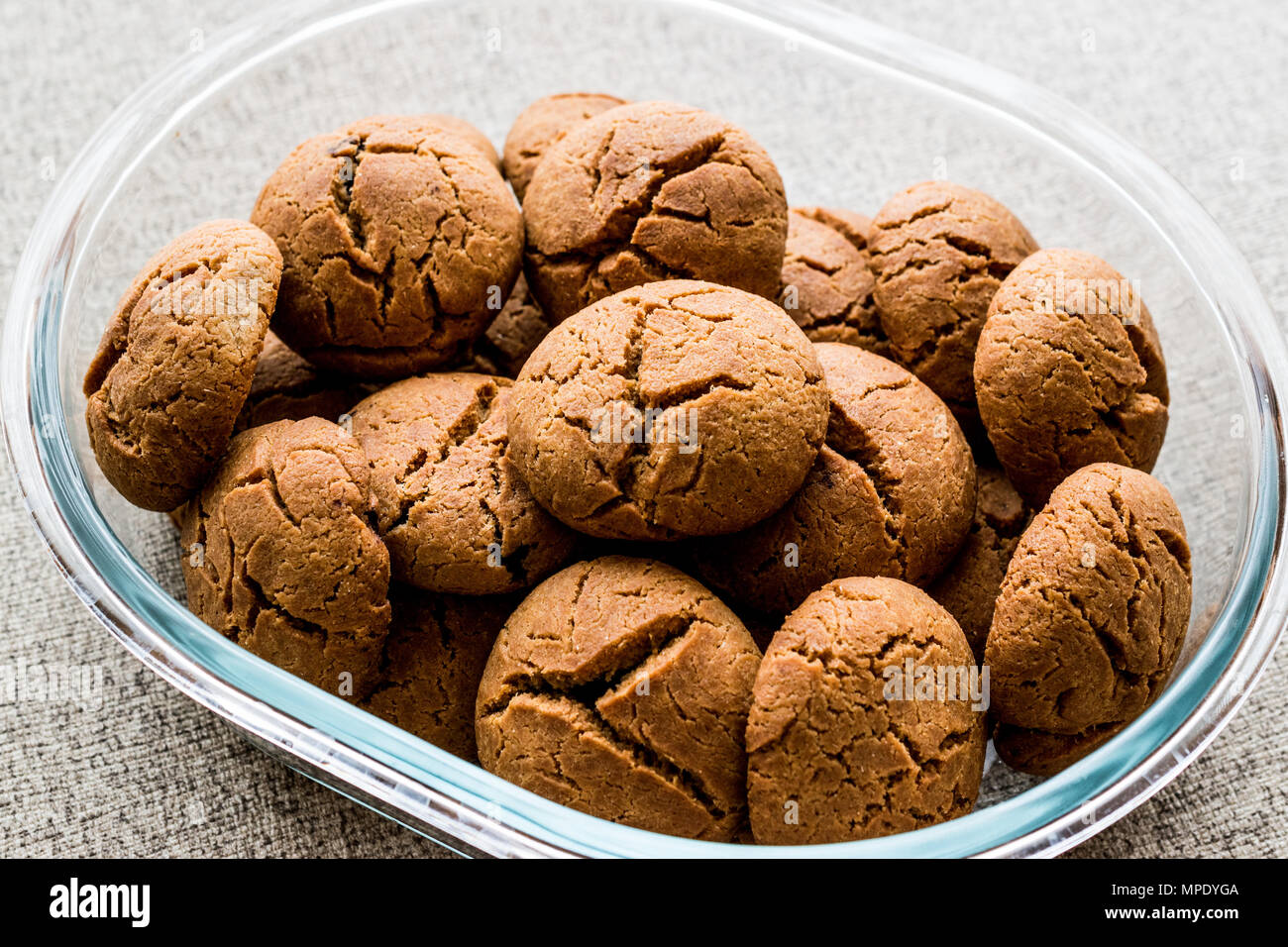 I cookie sono realizzati da Siyez farina (Triticum monococcum). Alimenti biologici Foto Stock