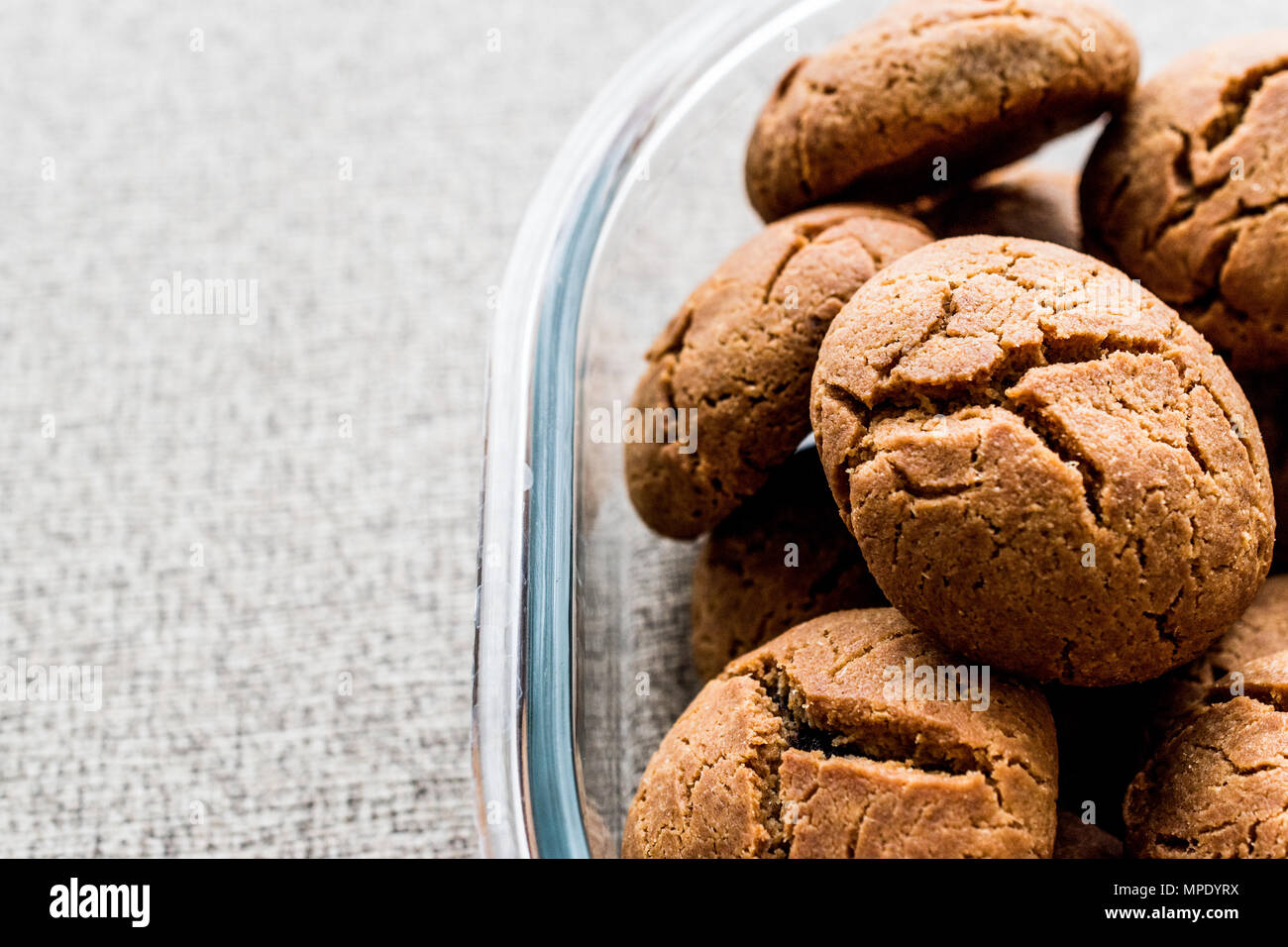 I cookie sono realizzati da Siyez farina (Triticum monococcum). Alimenti biologici Foto Stock