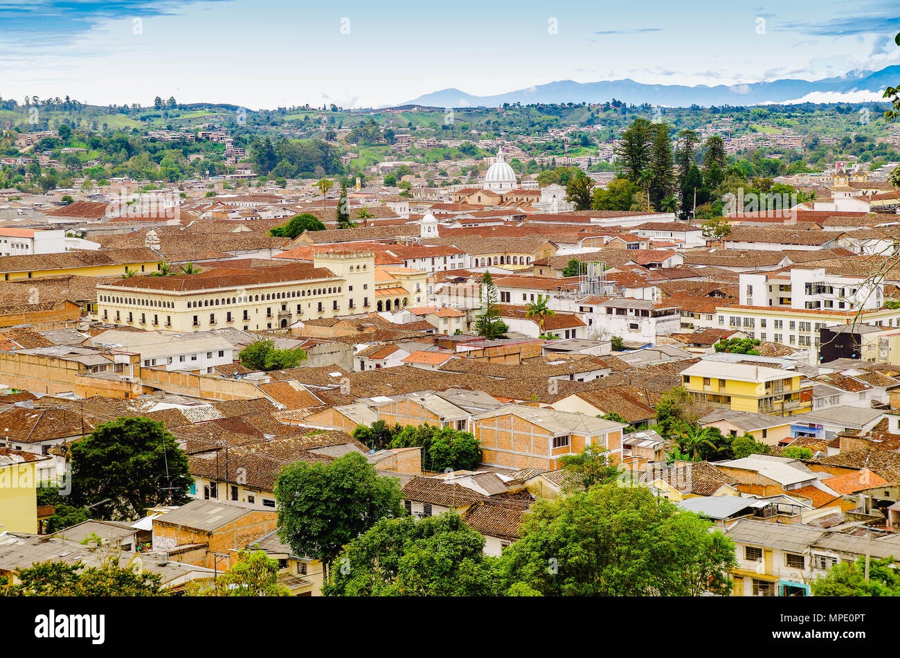 Al di sopra della vista della città di Popayan situato nel centro del dipartimento del Cauca. È chiamata la città bianca perché la maggior parte delle case sono dipinte Foto Stock