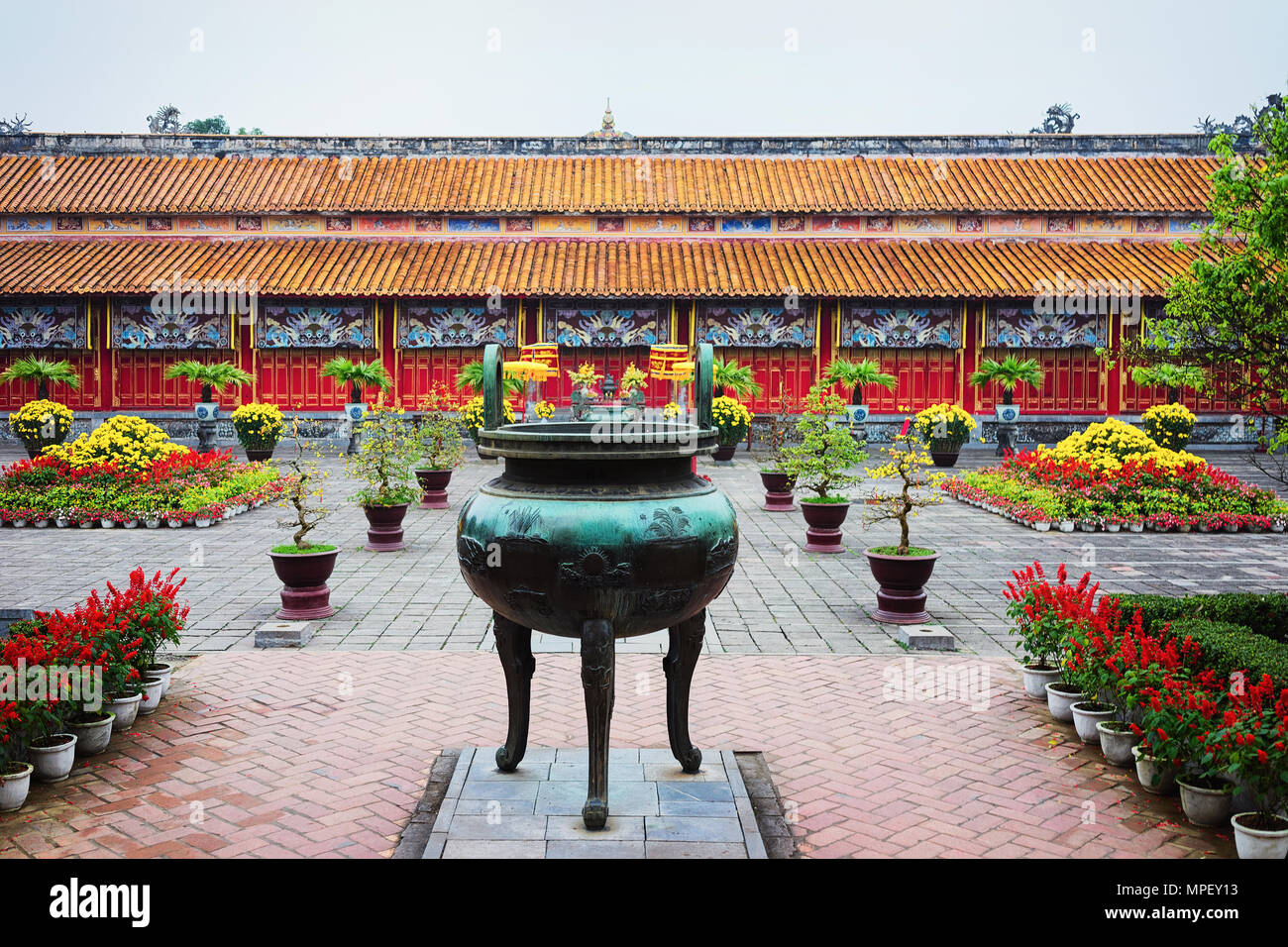 Hue, Vietnam - 19 Febbraio 2016: urna in città Emperial quello dei Kinh thanh di Hue, Vietnam Foto Stock