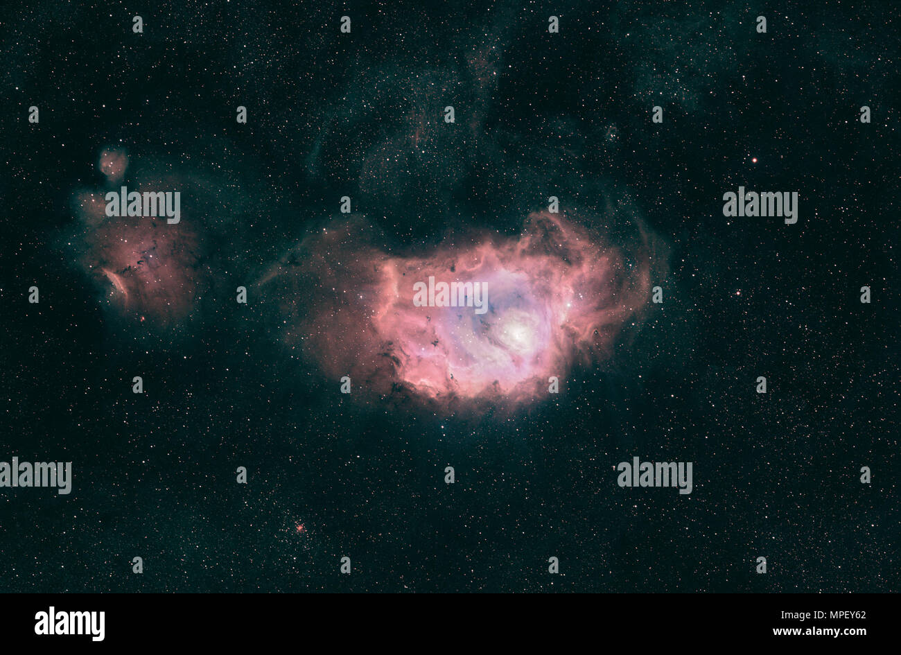 M8 o la Nebulosa Laguna prese con filtri a banda stretta. Foto Stock