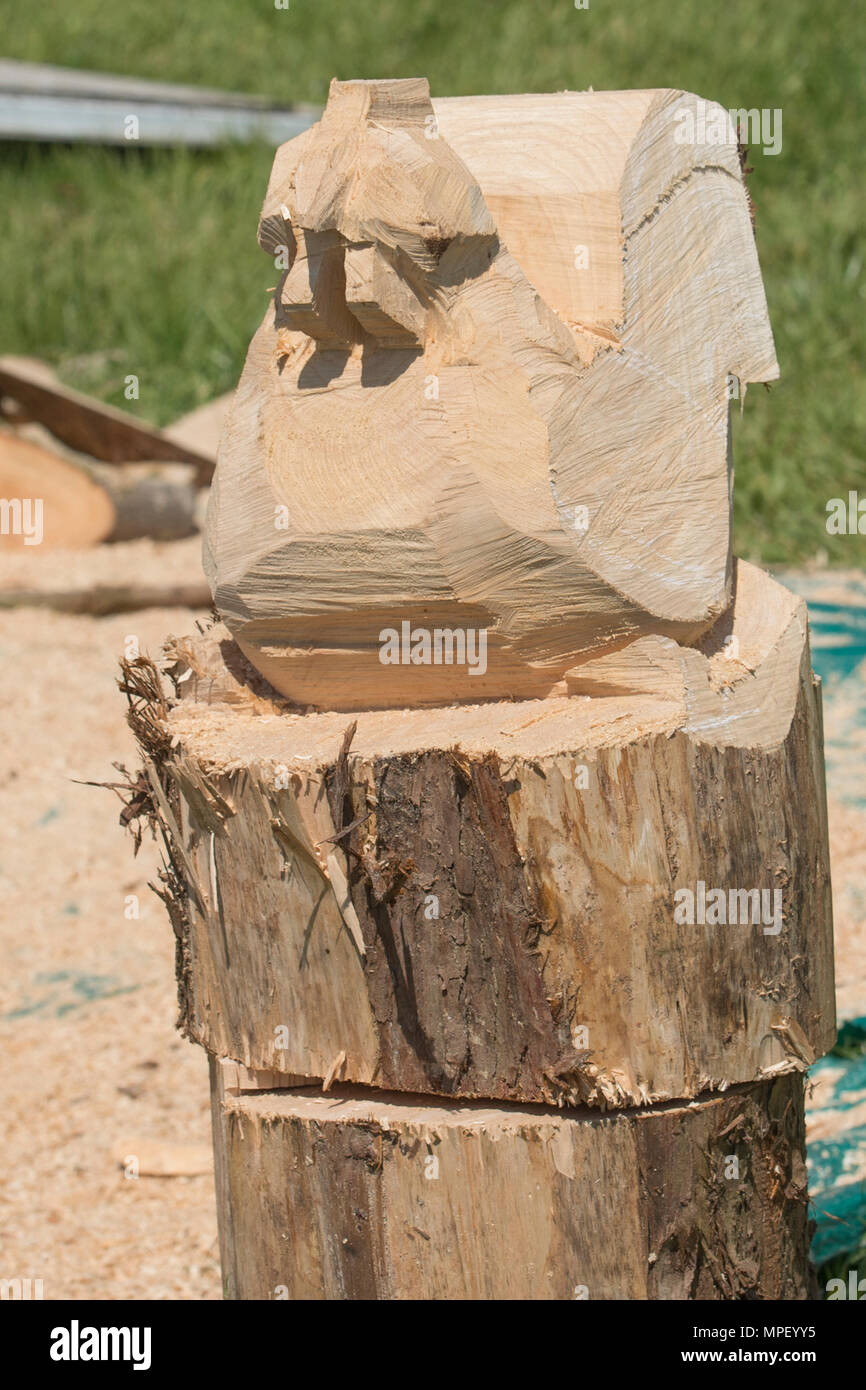 scultura in legno parzialmente rifinita Foto Stock