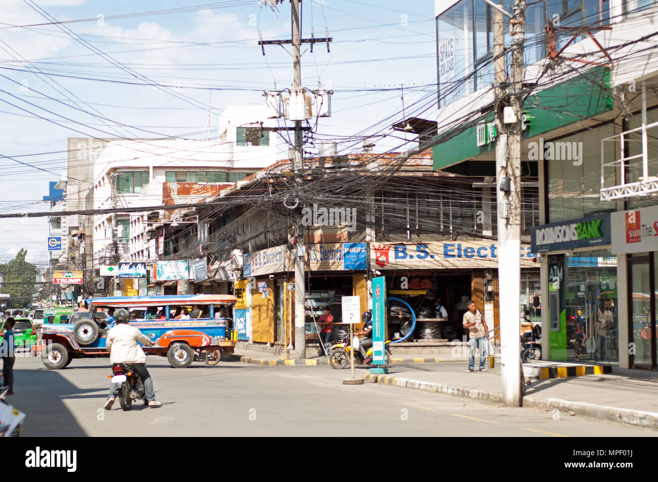 Strada trafficata, Cagayan de Oro, sull isola di Mindanao, Filippine Foto Stock