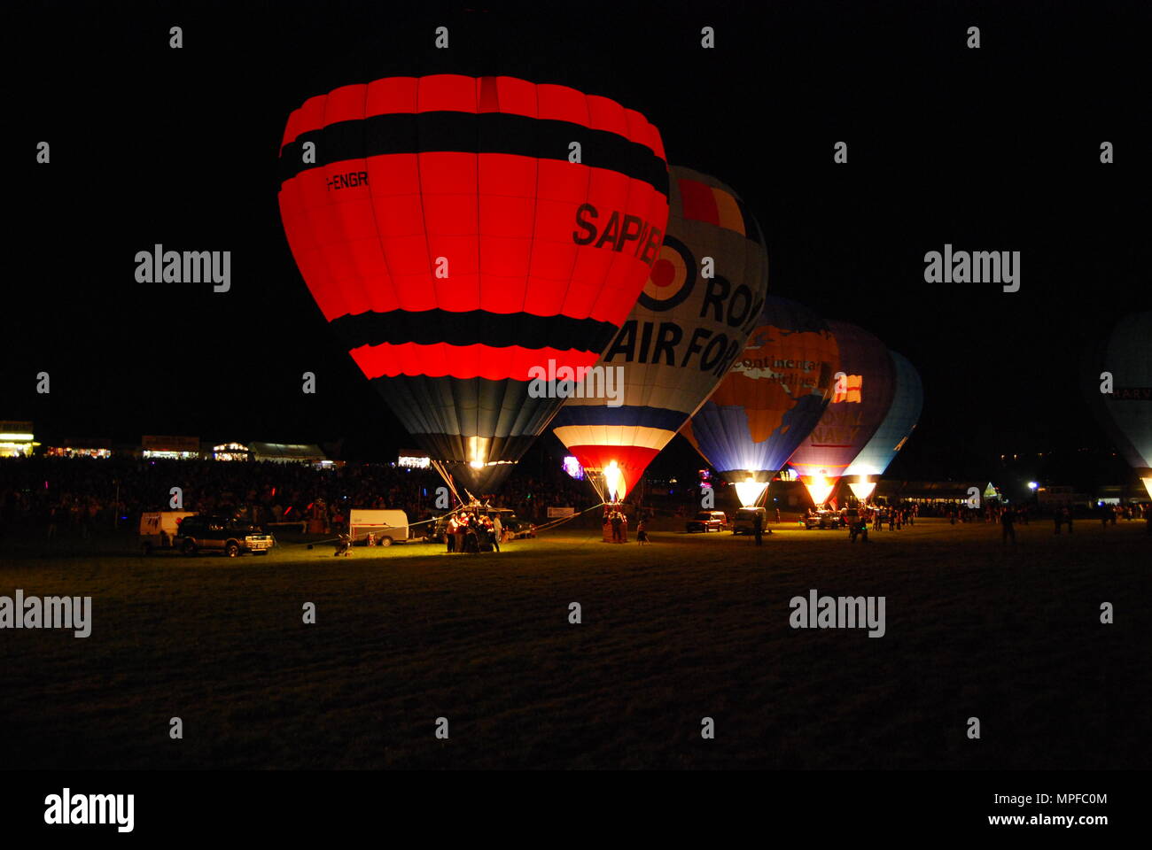 In mongolfiera ad aria calda notte candelette Foto Stock