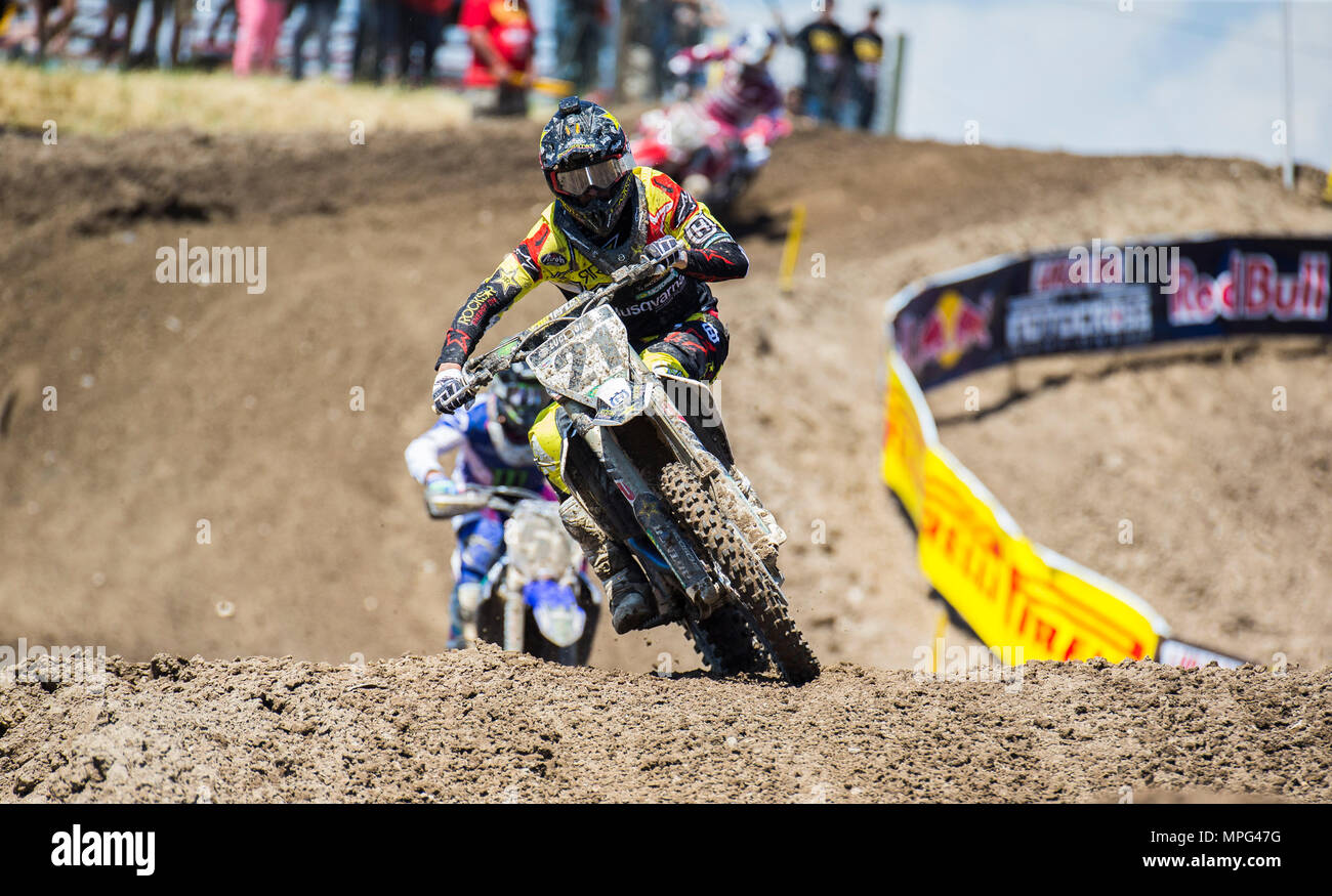 Rancho Cordova, CA. 19 Maggio, 2018. Poco incoronato supercross champ # 21 Jason Anderson ha portato in ogni moto e regolate per il quarto posto assoluto nel corso del Lucas Oil Pro Motocross 450cc classe moto # 1 al motocross Hangtown Classic Rancho Cordova, CA Thurman James/CSM/Alamy Live News Foto Stock