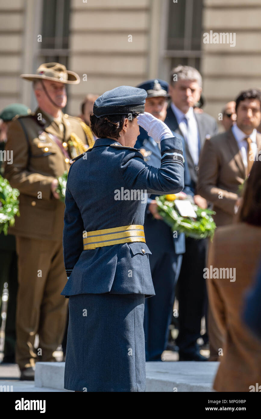 Londra, Regno Unito. 23 maggio 2018 un servizio presso il cenotafio di Londra, Regno Unito. International per Caschi Blu dell ONU GIORNATA COMMEMORATIVA Caschi Blu uccisi sul credito di dazi Ian Davidson/Alamy Live News Foto Stock