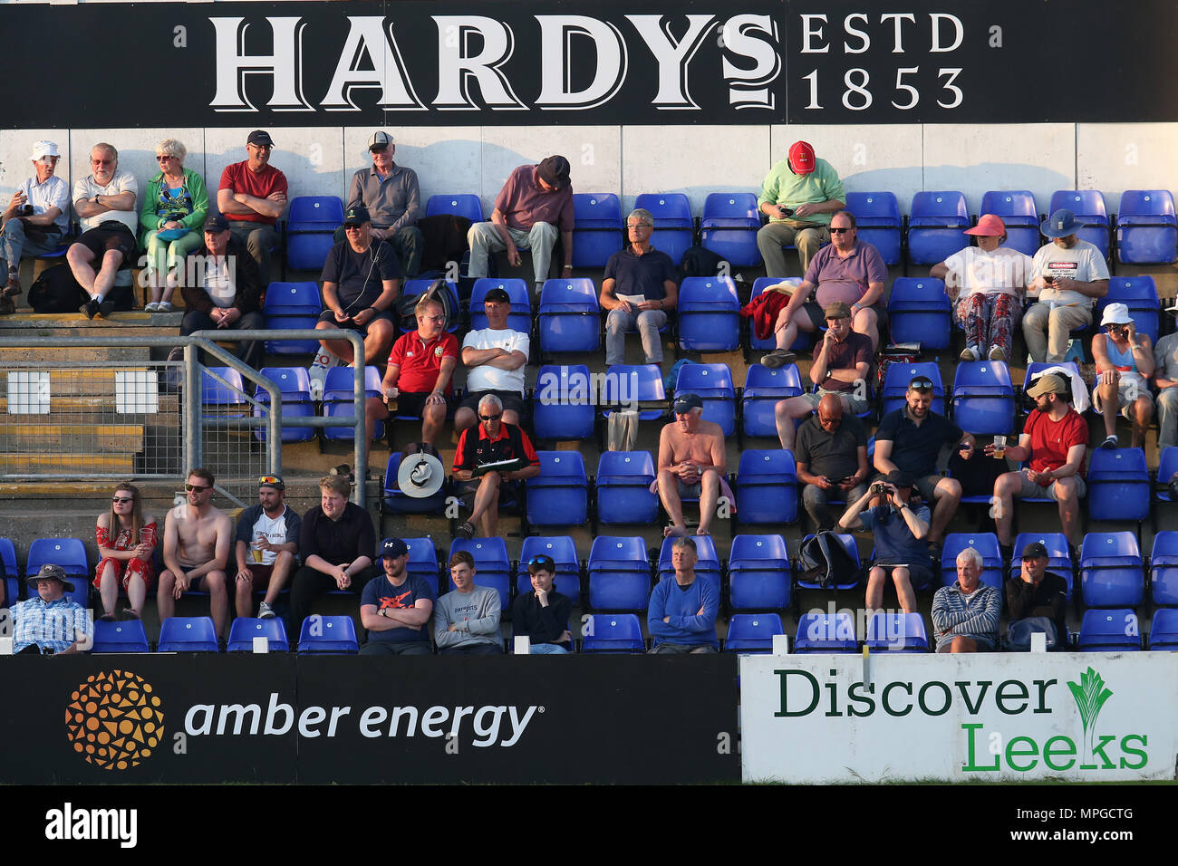 Cardiff, Galles, UK. 23 Maggio, 2018. spettatori guarda su.Royal London uno- giorno cup match, Glamorgan vs Middlesex , giorno/notte corrispondono a Sophia Gardens a Cardiff, nel Galles del Sud Mercoledì 23 Maggio 2018. pic da Andrew Orchard/Alamy Live News Foto Stock