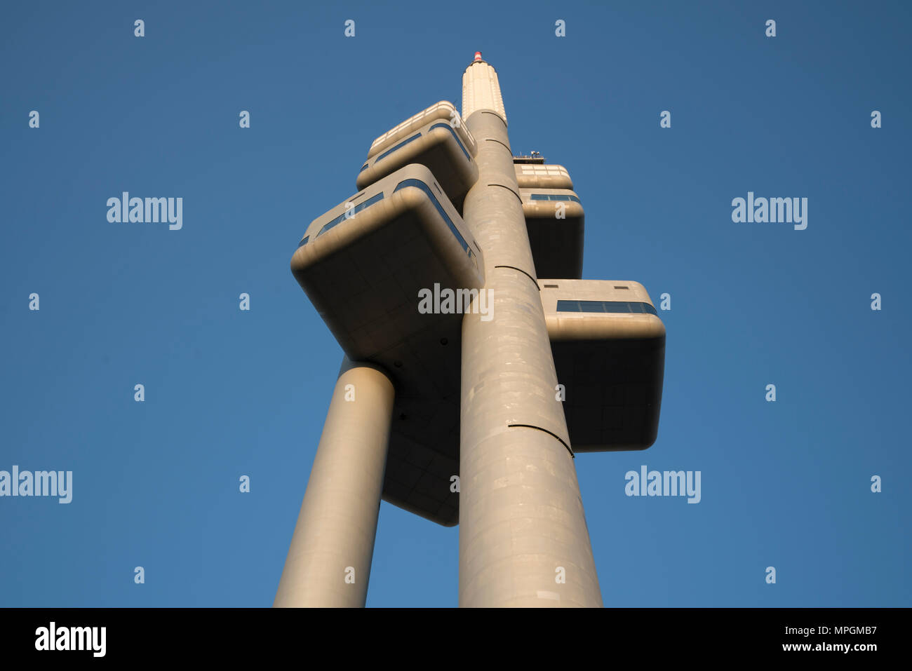 Un txternal vista della torre della TV a Praga, Repubblica Ceca Foto Stock