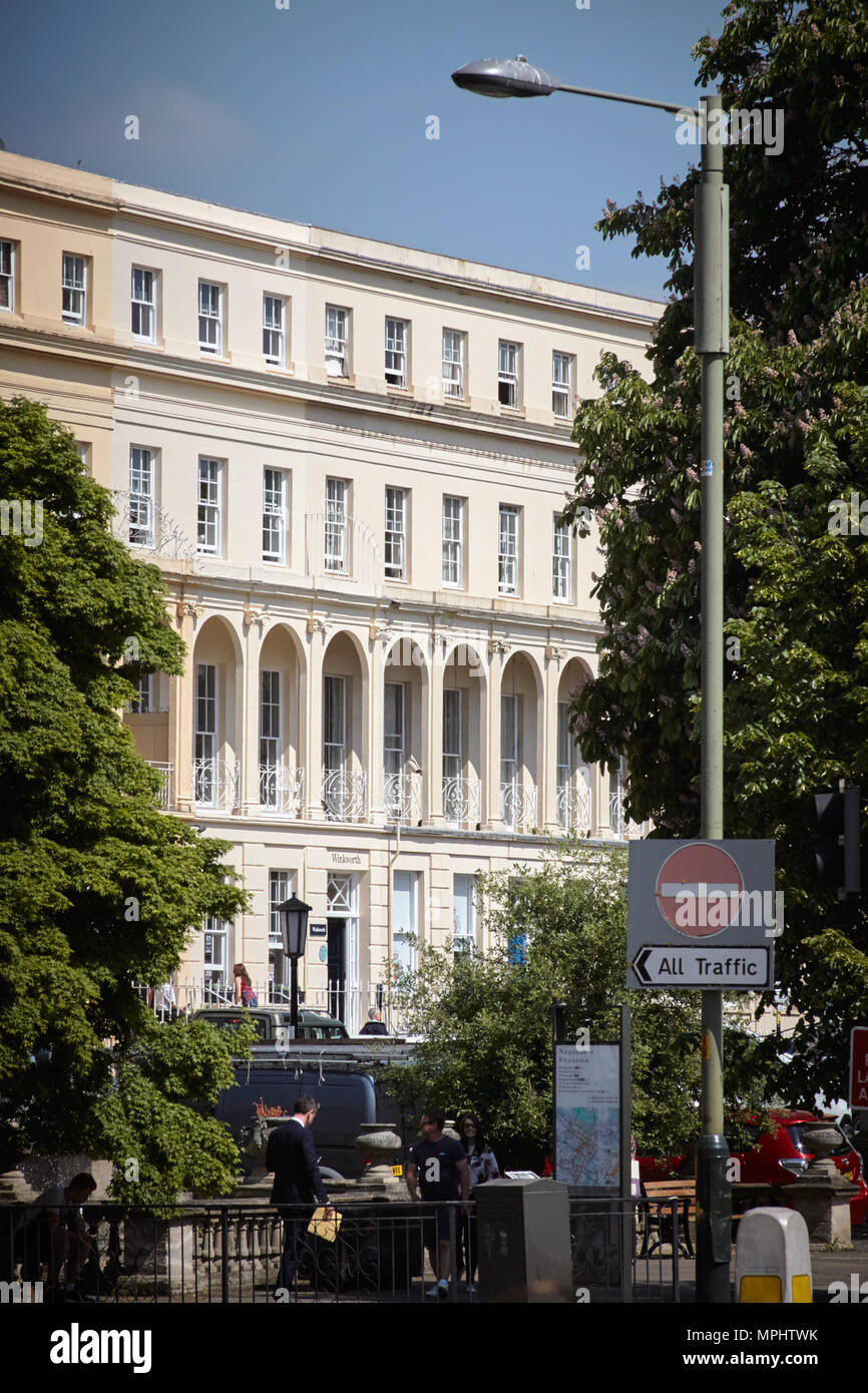 Cheltenham uffici comunali. Grande edificio in stile regency. Visto l'azienda la Promenade, Cheltenham, Gloucestershire. Foto Stock