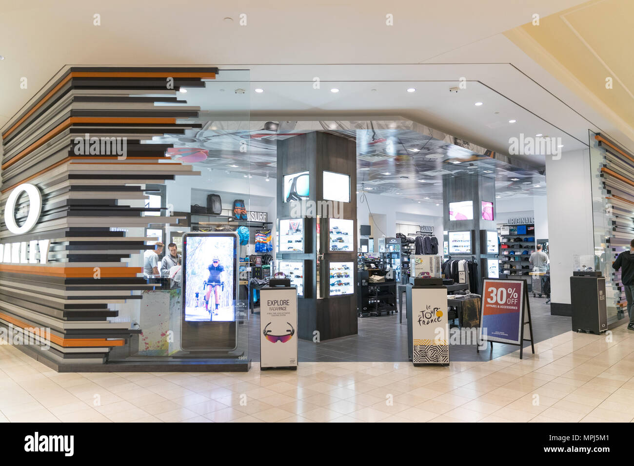 Philadelphia, Pennsylvania, 21 Maggio 2018: Kay Jewelers striscia Retail Mall posizione. Kay Jewelers è una filiale della sterlina e Signet Jewelers ho Foto Stock