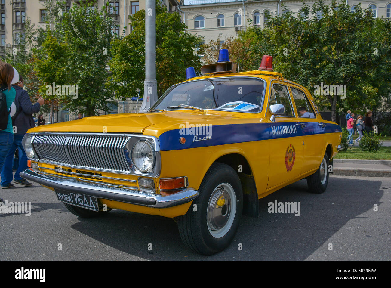 Russia, Mosca, 17 maggio 2017. Vecchia unione sovietica auto della polizia in mostra Foto Stock