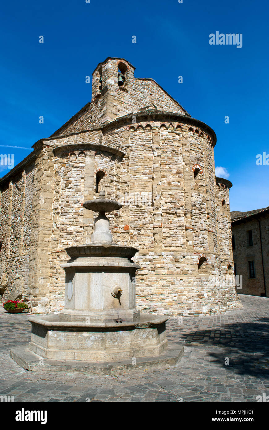 La chiesa antica, Pieve di San Leo (ex Montefeltro), Emilia Romagna, Italia Foto Stock