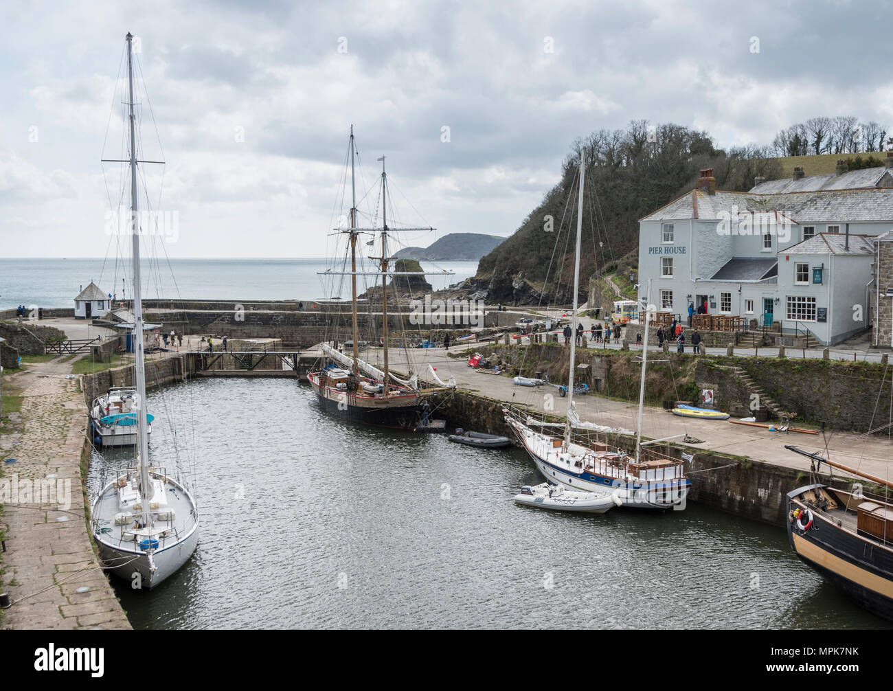 Lo storico porto di Charlestown in Cornovaglia Foto Stock