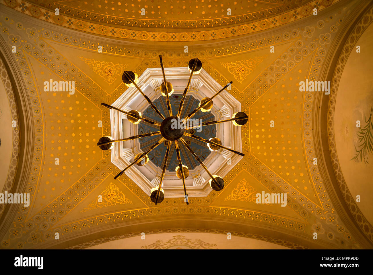 Lampadario, Museo Casa del Conde Rul Casa Del Conte Rul, città in Messico  Centrale Foto stock - Alamy