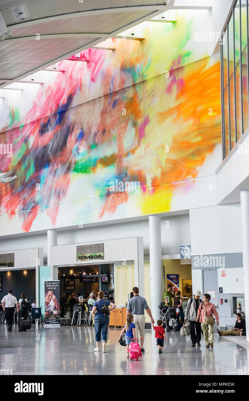 Canada, Canada, Nord America, Ontario Province, Toronto, Pearson International Airport, terminal, passeggeri in collegamento, arte, artista, Canada0703009 Foto Stock